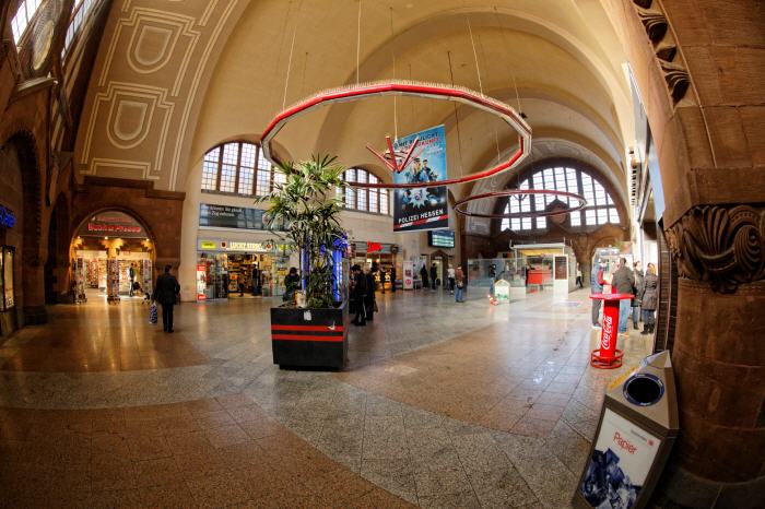 Bahnhof Gie&szlig;en - Innenansicht