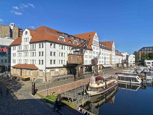 Berlin : Tempelhof - Flughafen und Hafen